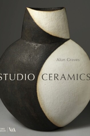 Cover of Studio Ceramics (Victoria and Albert Museum)