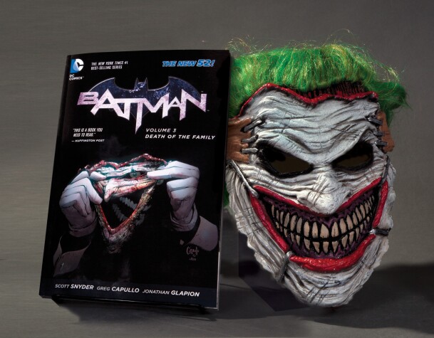 Cover of Batman: Death of the Family Book and Joker Mask Set