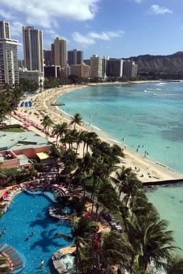 Book cover for Beautiful Arial Shot of Waikiki Beach, Hawaii