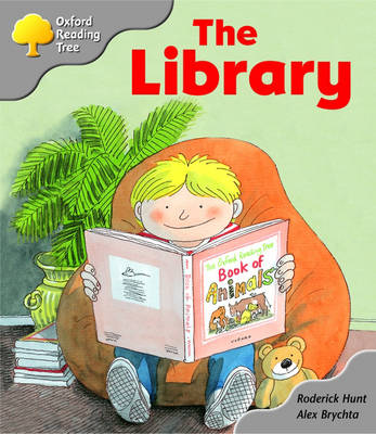 Book cover for Oxford Reading Tree: Stage 1: Kipper Storybooks: The Library