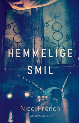 Book cover for Hemmelige smil