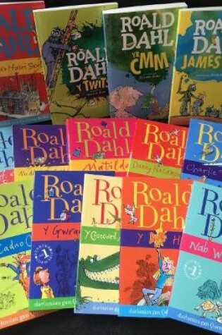 Cover of Roald Dahl - Casgliad Mawr (14)