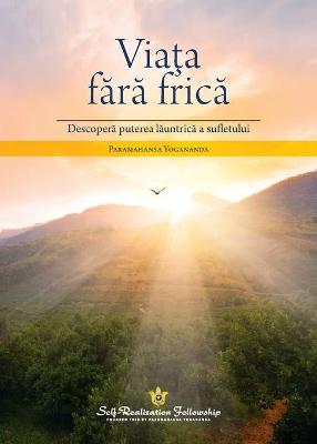 Book cover for Living Fearlessly (Romanian)
