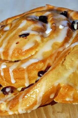 Cover of A Fresh Out of the Oven Raisin Cinnamon Roll, for the Love of Food