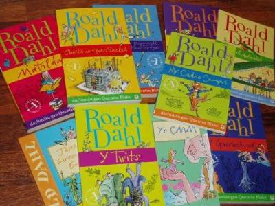 Book cover for Casgliad Roald Dahl