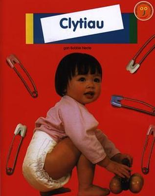 Book cover for Project Llyfrau Longman: Clytiau