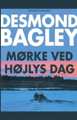 Book cover for M�rke ved h�jlys dag