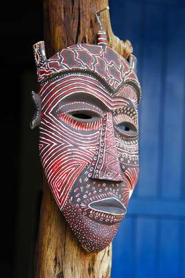 Book cover for An African Mask Displayed on a Pole