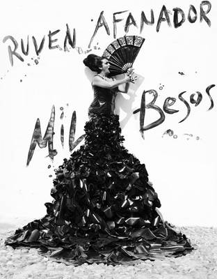 Book cover for MIL Besos