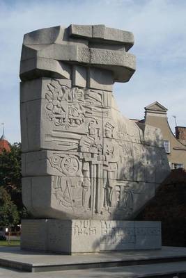 Book cover for A Monument to Polish Defenders in Poland