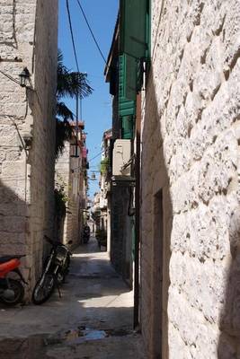 Book cover for An Alley in Old Town Dubrovnik, Croatia