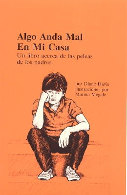 Book cover for Algo anda mal en mi casa