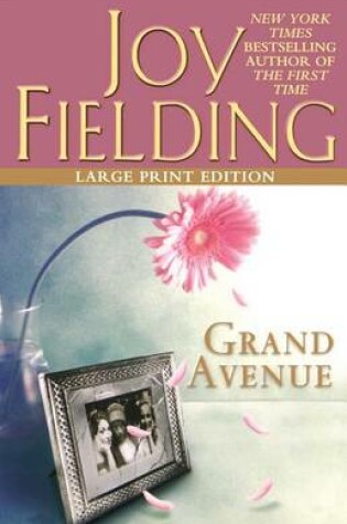Cover of Grand Avenue - Large Print Edition