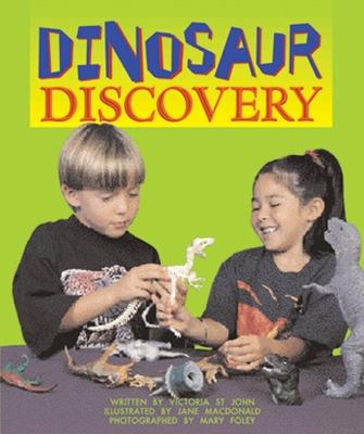 Book cover for Dinosaur Discovery (Level 16)