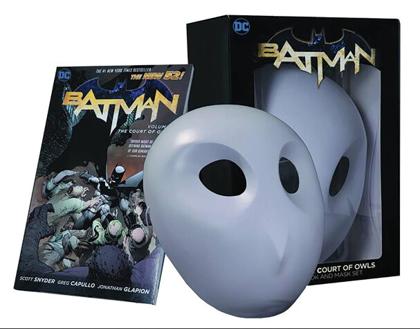 Book cover for Batman: The Court of Owls Mask and Book Set