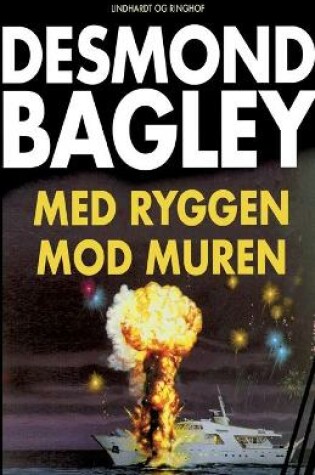 Cover of Med ryggen mod muren