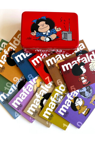 Cover of 11 tomos de MAFALDA en una lata roja (Edición limitada) / 11 Mafalda's titles ina red can