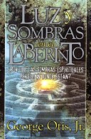 Book cover for Luz y Sombras en el Laberinto