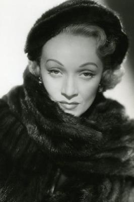 Cover of Marlene Dietrich notebook - achieve your goals, perfect 120 lined pages #1