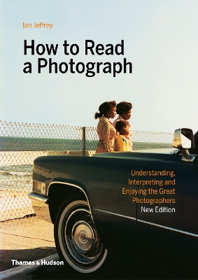 Book cover for How to Read a Photograph