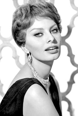 Cover of Sophia Loren notebook - achieve your goals, perfect 120 lined pages #2
