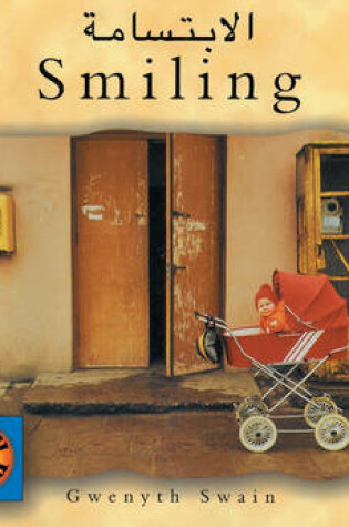 Cover of Smiling (English–Arabic)