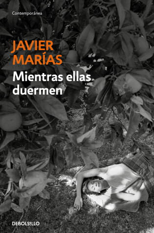 Cover of Mientras ellas duermen / While Women Are Sleeping