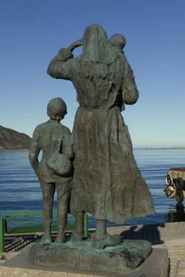 Book cover for Waiting for the Fisherman Sculture in Fosnavag, Norway