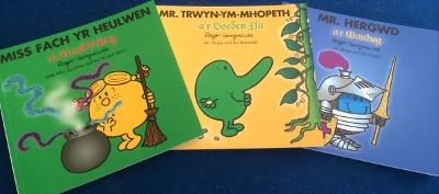 Book cover for Pecyn Mr Men: Mr Trwyn-ym-Mhopeth, Miss Fach yr Heulwen, Mr Hergwd