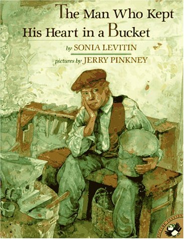 Book cover for Man Who Kept His Heart in A Bucket