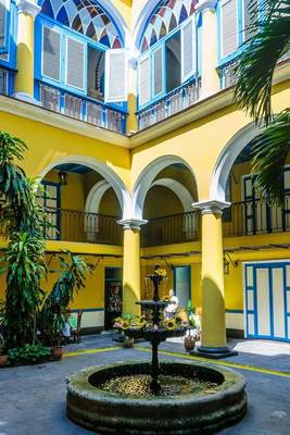 Book cover for Colorful Patio in La Habana Vieja Cuba Journal