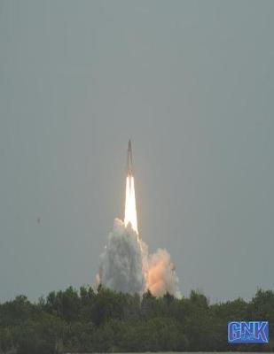 Book cover for Space Shuttle Launch