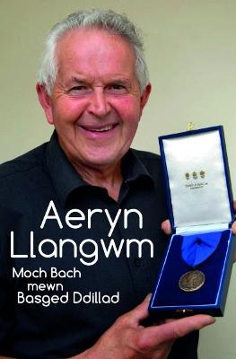 Book cover for Moch Bach Mewn Basged Ddillad - Aeryn Llangwm